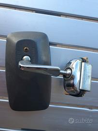 Specchietto esterno retrovisore auto d'epoca