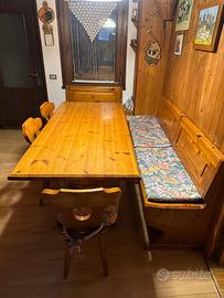 Tavolo +  3 sedie + giropanca