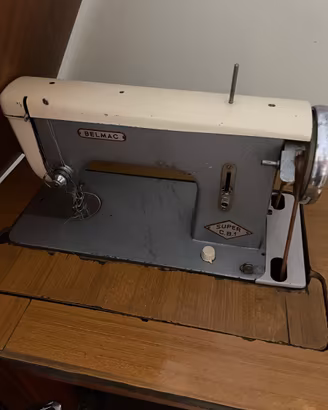 Macchina da cucire vintage BELMAC SUPER CB1