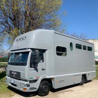 Van trasporto 3 cavalli + living