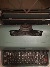 Macchina da scrivere Olivetti lettera 32