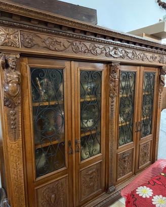 credenza in stile neorinascimentale in legno 