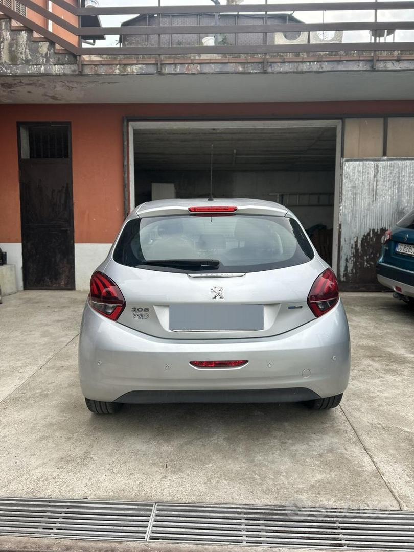 Peugeot 208 2017 photo 4
