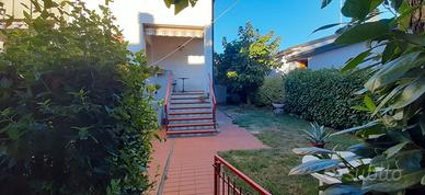 VILLA A SCHIERA CIELO/TERRA PORZIONE DI TESTA