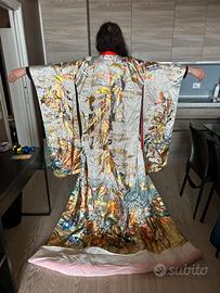 kimono uchikake giapponese nuovo