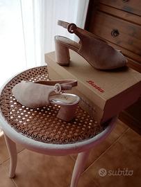 sandali spuntati 