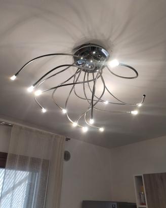 Lampadario a ragno moderno