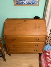 Cassettiera in rovere massello elegante