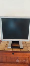 monitor 17"  vga (no HDMI) Samsumg