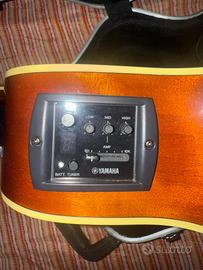 Chitarra semiacustica elettrificata