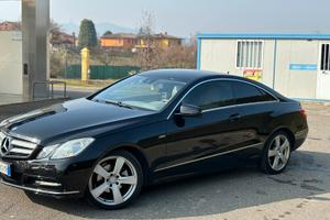 Mercedes Benz E220 coupe