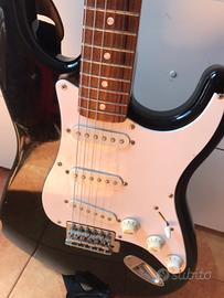 Chitarra Elettrica FENDER SQUIER STRAT