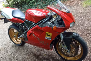 DUCATI 916