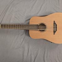 Harley Benton Kahuna ukulele basso come nuovo

