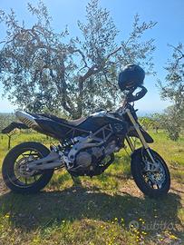 Aprilia Dorsoduro 750 