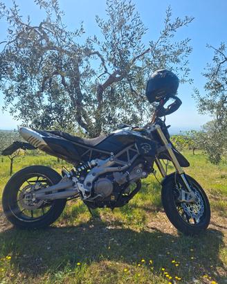 Aprilia Dorsoduro 750 