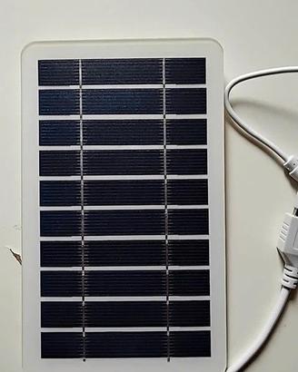 Carica batterie solare per smartphone