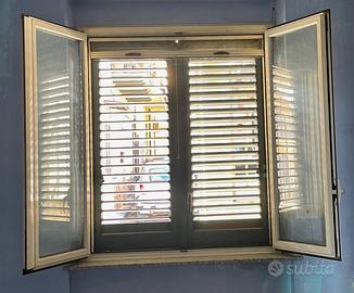 Infissi interni, persiane e portoncino.