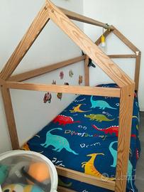 letto a capanna con sponda