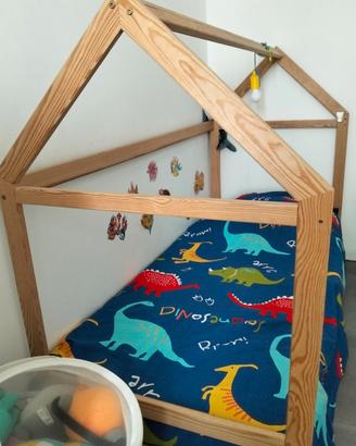 letto a capanna con sponda