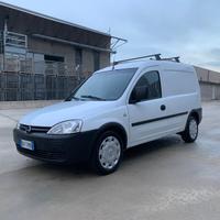 Opel combo completamente restaurato