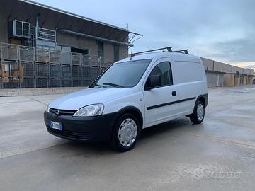 Opel combo completamente restaurato