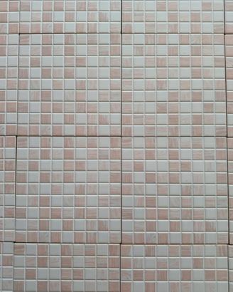 mosaico in ceramica colore rosa chiaro e bianco