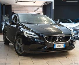 VOLVO V40 D2