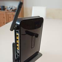 Modem Router Netgear N300 (DGN2200) Wi-Fi 