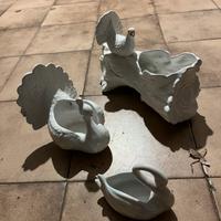 Questa è una collezione di vasi decorativi.