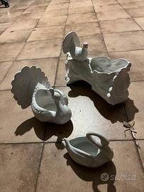 Questa è una collezione di vasi decorativi.