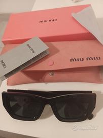 occhiali da sole Miu Miu 