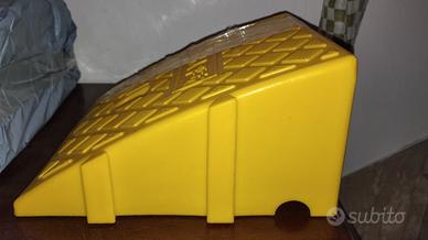 Pedana per moto o per auto