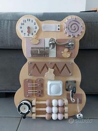 Busy board montessori in legno -tavola sensoriale-