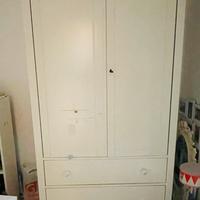 Armadio in legno Ikea serie Hemnes