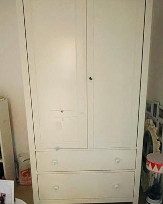 Armadio in legno Ikea serie Hemnes