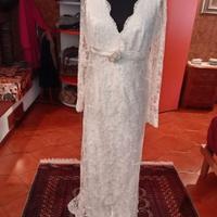 abito da sposa in seta e pizzo chantilly bianco