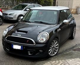 Mini Cooper SD 2.0 LEGGI