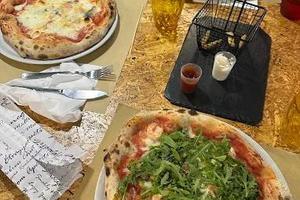 rinomata pizzeria - nel cuore di Montichia