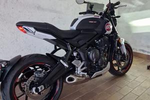 Triumph Trident 660 Triple Tribute A2 solo 7000km