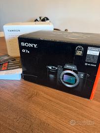 Macchina fotografica Sony Alpha A7 III CON TAMRON