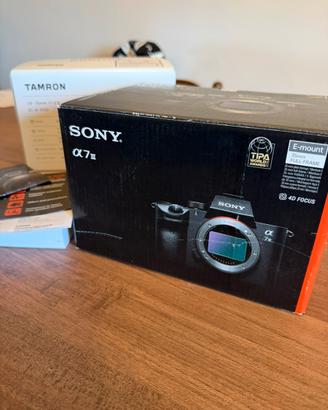 Macchina fotografica Sony Alpha A7 III CON TAMRON