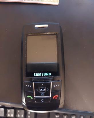 cellulare Samsung SGH-250i in colore nero. -