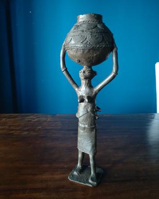 Scultura in bronzo donna africana con bambino