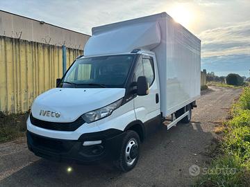 Iveco daily 35c18 motore 3000 euro 5 km 235000