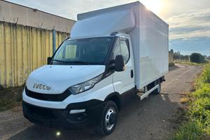Iveco daily 35c18 motore 3000 euro 5 km 235000