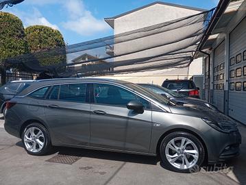 Opel Astra 1.6 CDTi 110CV 5 porte permute