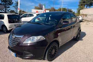 Lancia Ypsilon 1.2 69 CV 5 porte S&S Platinum