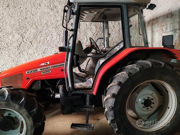 Trattore gommato Massey ferguson