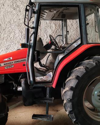 Trattore gommato Massey ferguson